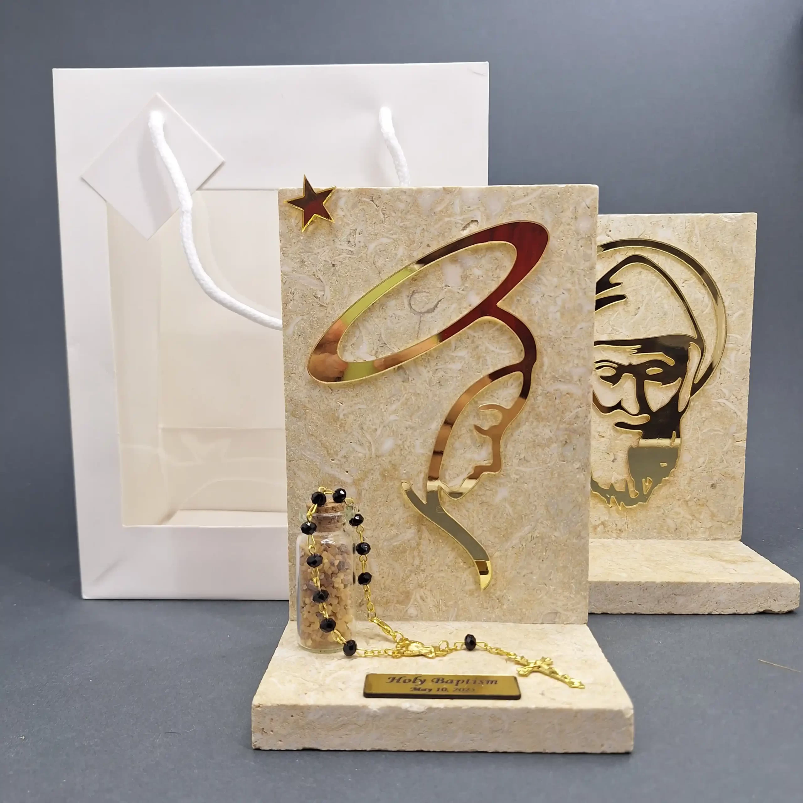 Stone with plexi souvenir